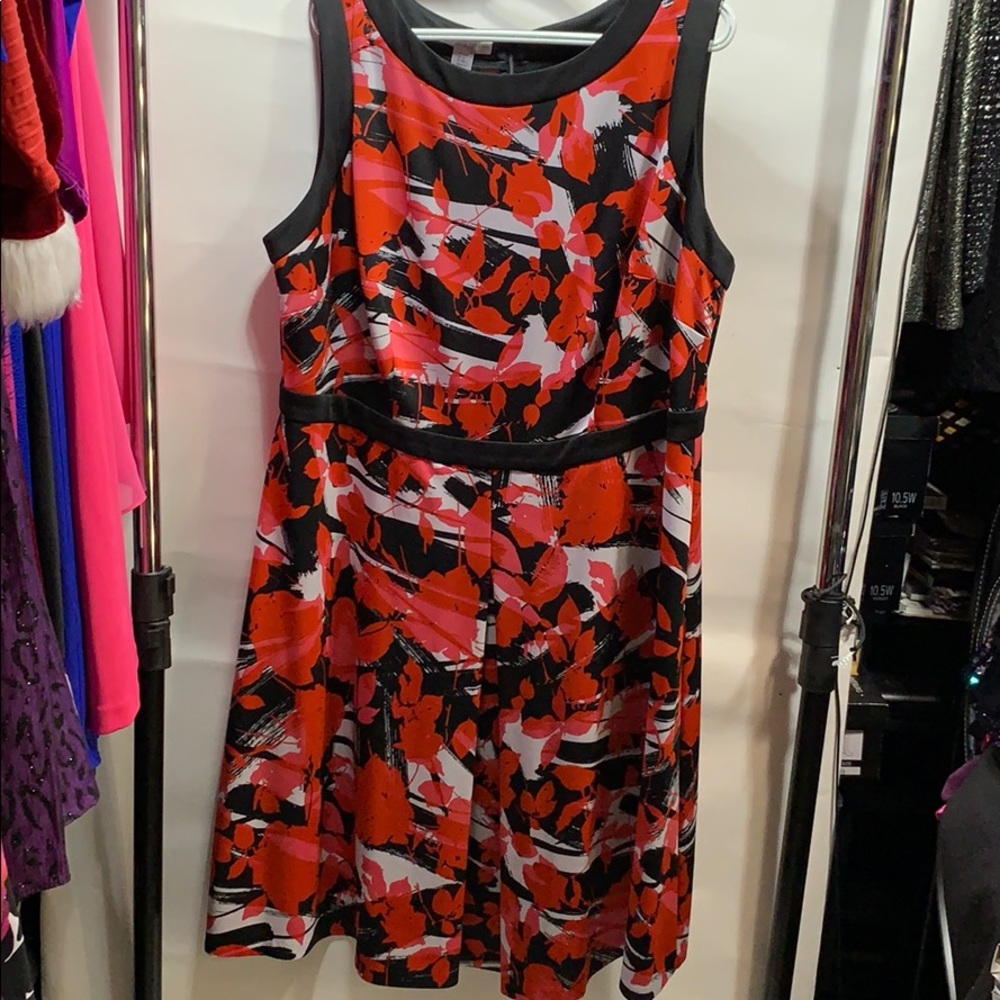 Dress - Picture 3 of 3